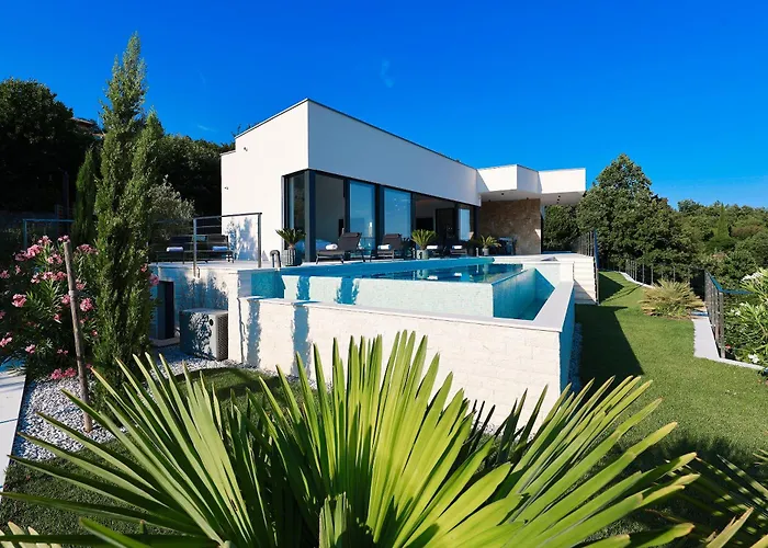 Agapanthus Villa Veprinac