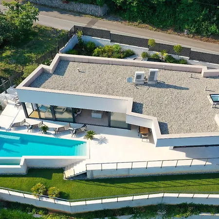 Vilă Agapanthus Veprinac