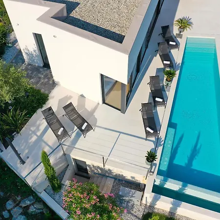 Vilă Agapanthus Veprinac