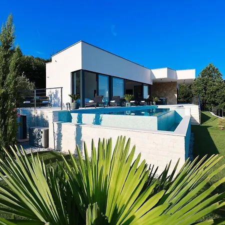 Agapanthus Villa Veprinac